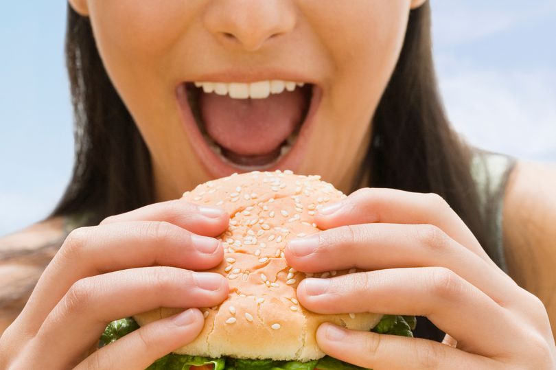 经常吃垃圾食品的女生会增加10%的患癌率——即使她们是瘦子.jpg