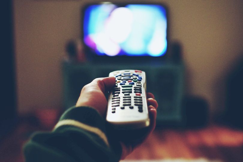 为什么一整天都坐着看电视是最危险的事情之一？.jpg