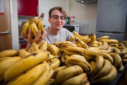 只吃纯素 英国男子一周吃掉150根香蕉!