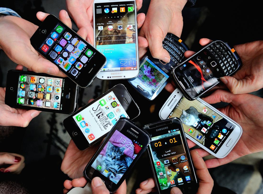 The report shows that China’s domestic smartphone market has slowed down .jpg