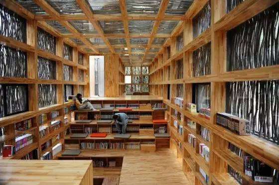 世界最美图书馆被指满屋都是盗版书