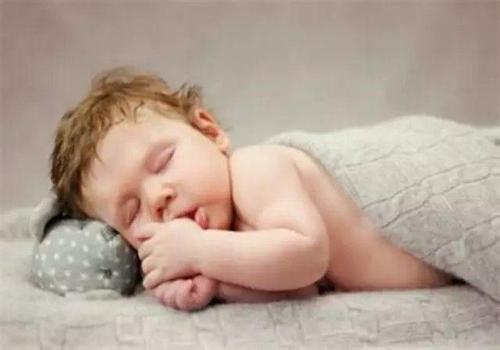 研究显示 睡眠少或导致儿童肥胖