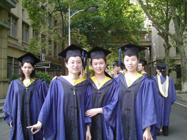 数据显示 中国女性在高等教育等多个方面已超越男性