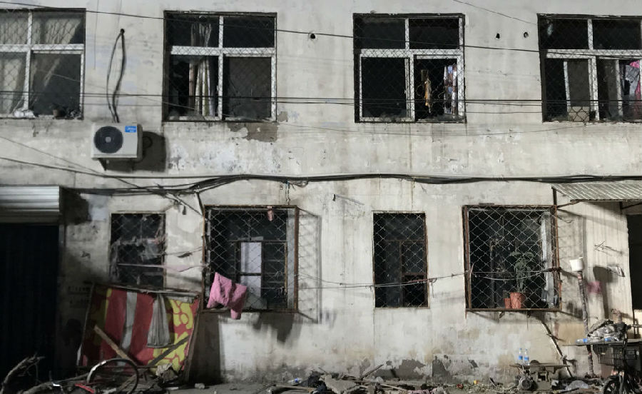 Beijing initiated the demolition of illegal houses.jpg