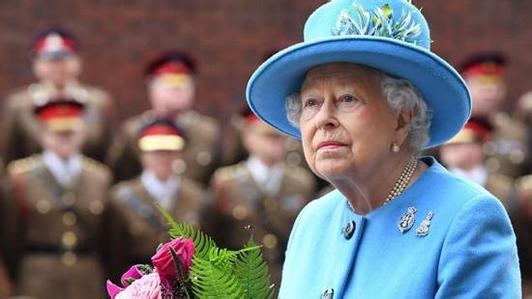 泄密文件揭示英国女王境外投资的情况