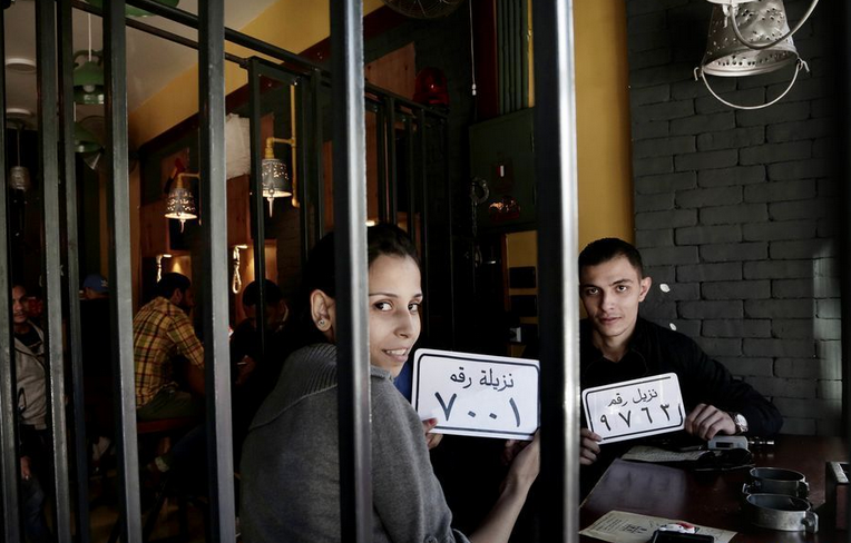 埃及监狱主题餐馆 带你体验就餐如坐牢