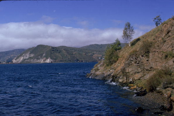 The Chinese "buy all" on the shores of Lake Baikal caused Russian residents to worry.jpg
