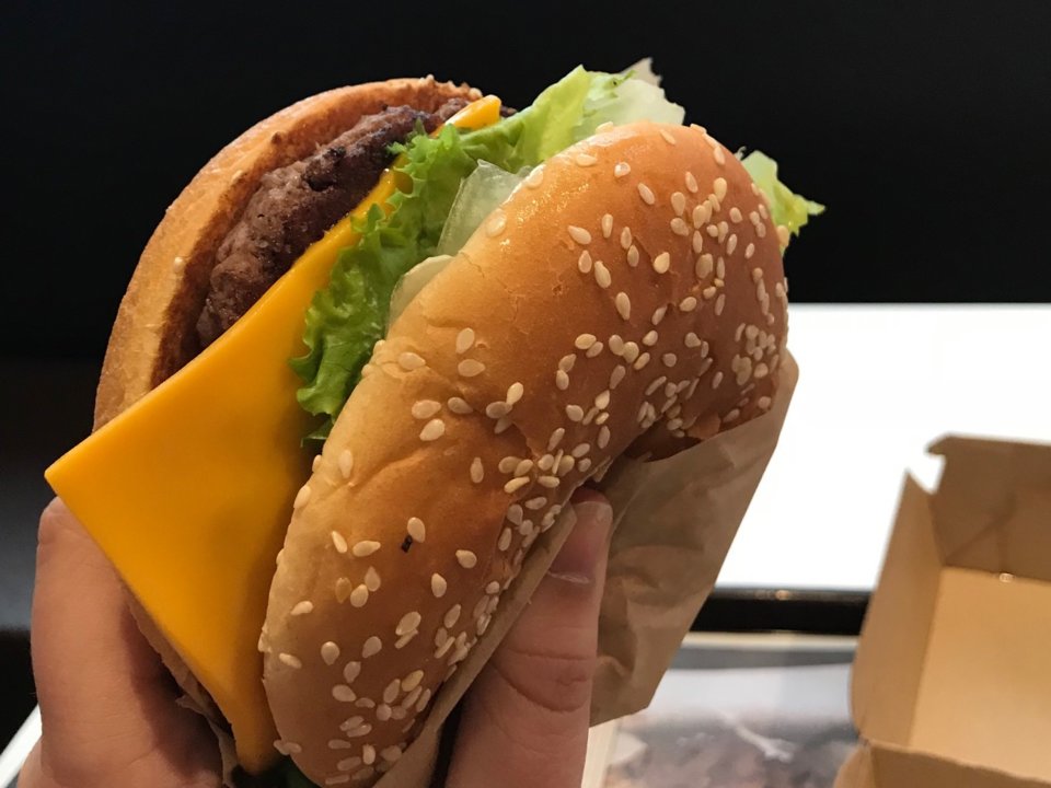 麦当劳在美国推出鲜肉汉堡