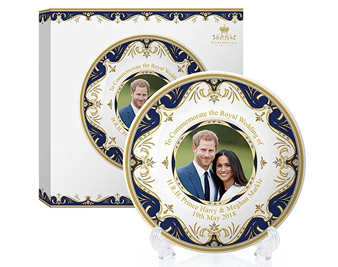 为帮助流浪汉 英国王室出售哈里王子大婚纪念品
