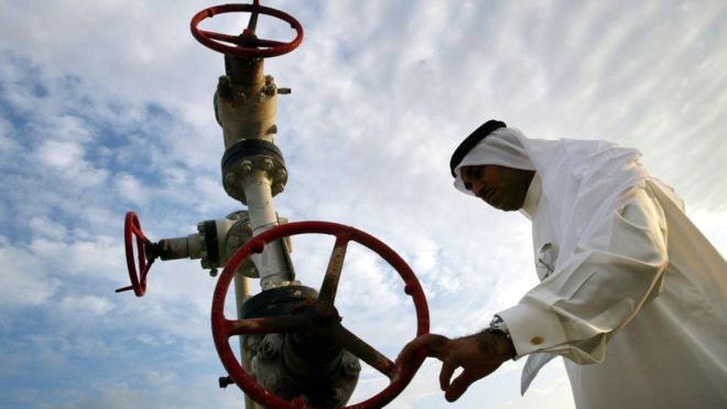Bahrain announced the discovery of the largest oil and gas field in history.jpg