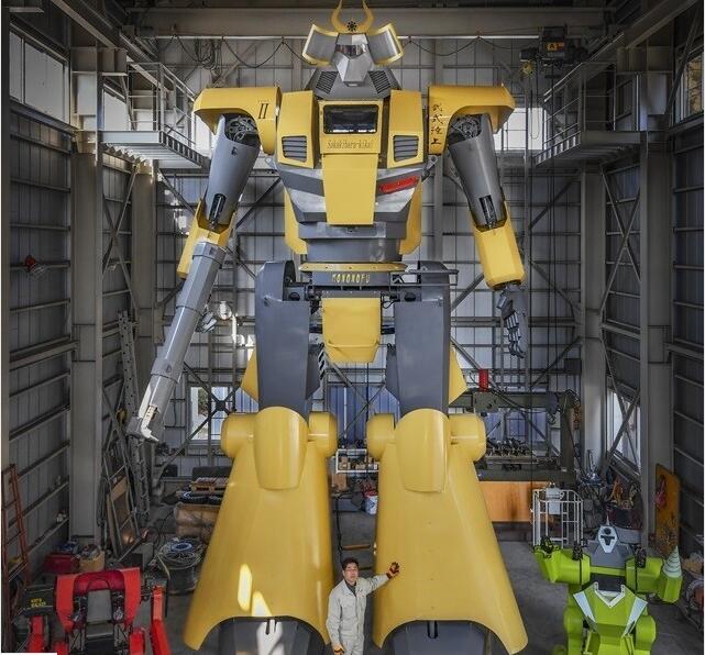 日本工程师造出理想中的大型机器人.jpg