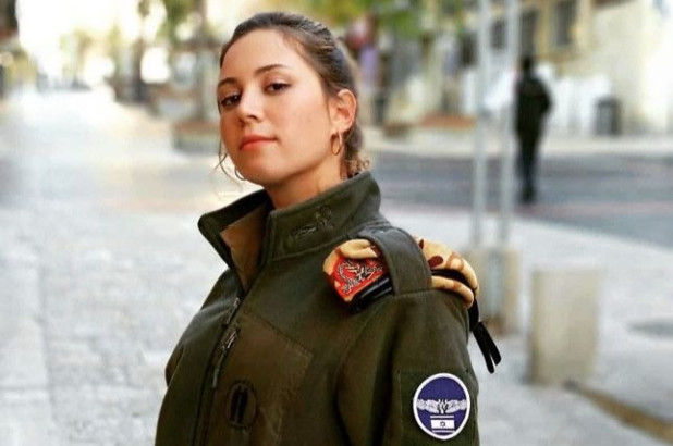 曾梦想成为时装设计师 她却最终加入以色列国防军.jpg
