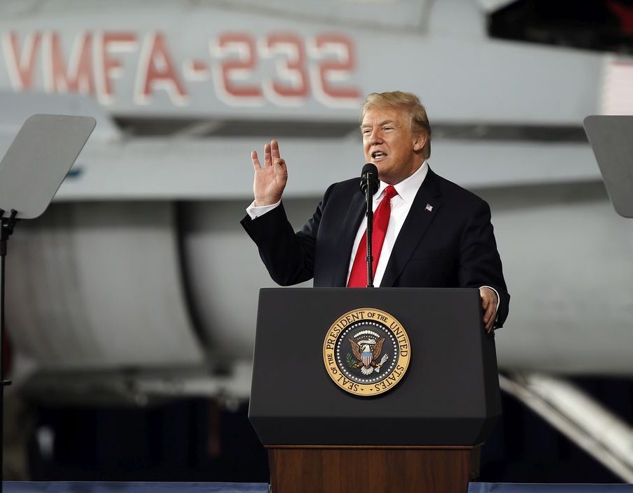 美国总统特朗普再次宣称要建太空部队