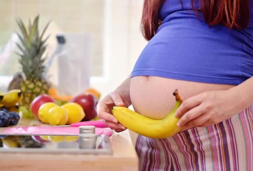 研究显示 多吃水果助孕 爱吃快餐难怀孕