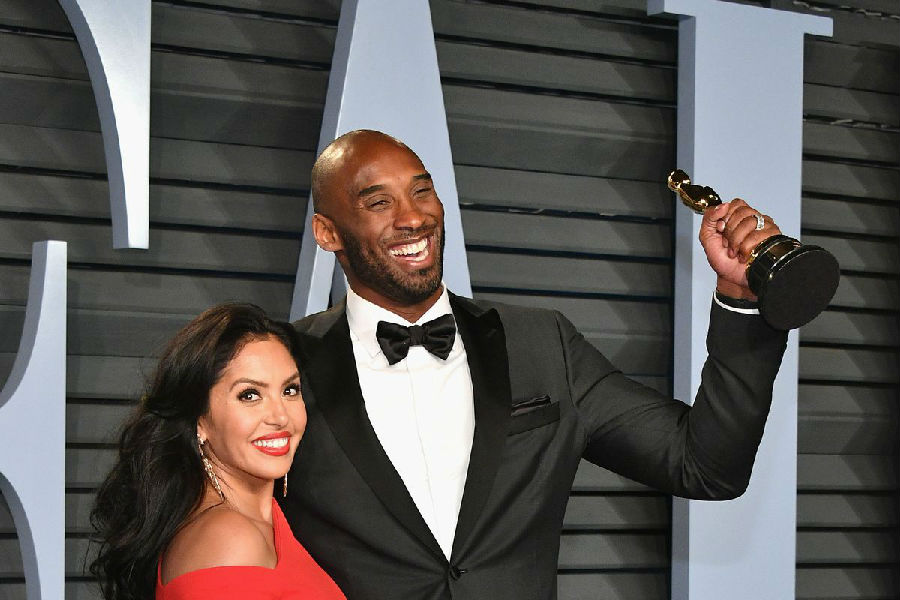 Kobe won another Sports Emmy for "Dear Basketball".jpg
