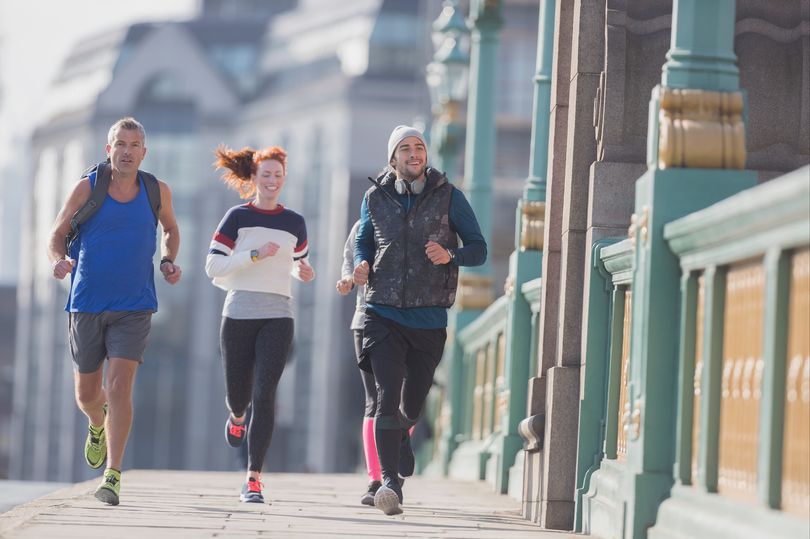 跑步爱好者‘往往更加幸福，对生活的态度也更加积极’.jpg