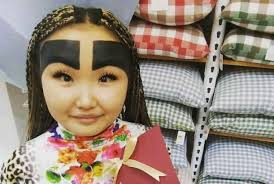 Russian fashion bloggers became popular for their thick eyebrows .jpg
