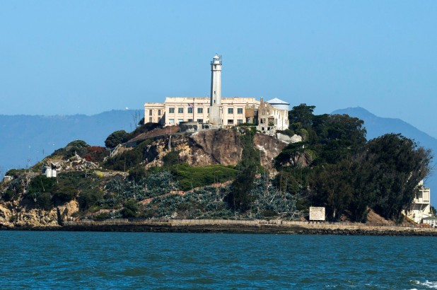 Surviving Alcatraz 走险恶魔岛.jpg