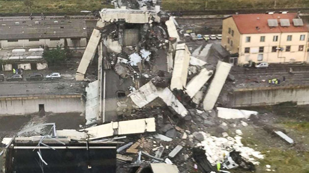 意大利高速公路桥发生垮塌 致35人死亡