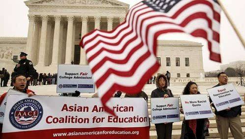 特朗普政府支持亚裔学生起诉哈佛.jpg