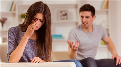 What should I do if my boyfriend is angry after making a mistake?.jpg