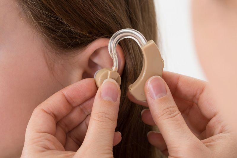 佩戴助听器可使老年痴呆患病过程放慢75%