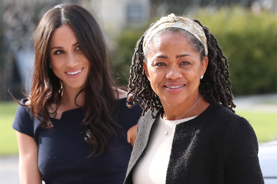 Meghan’s mother was invited to spend Christmas with the royal family, breaking the convention again.jpg