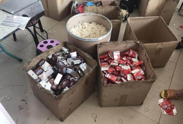 触目惊心! 警方查获50万盒假避孕套!.jpg