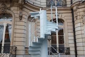 埃菲尔铁塔旋转楼梯以16.9万欧元拍出