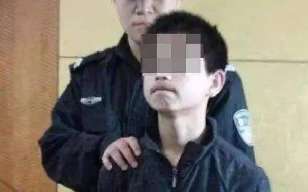 Mother-killing boy in Hunan was released. Parents of students opposed his return to school.jpg