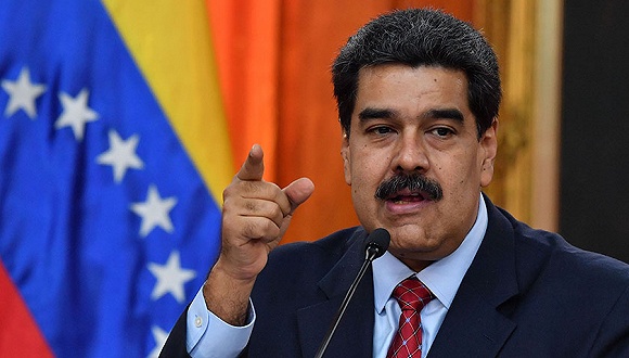 CNN双语新闻(翻译+字幕+讲解):美国制裁委内瑞拉 逼总统马杜罗下台