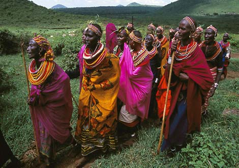阿里尔族参加婚礼的队伍,肯尼亚,1999