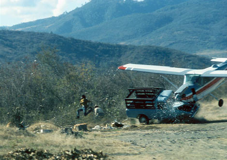飞机撞上卡车,危地马拉,1976